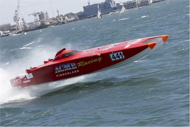 The Searle brothers, Steve (throttles and Andrew (driver) are out to repeat ths sort of form in the Redcliffe 100. - Acme Racing © SW